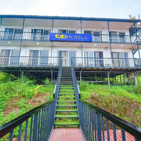 Fabexpress Vincy Palace, Mandrem Beach Hotel Exterior foto